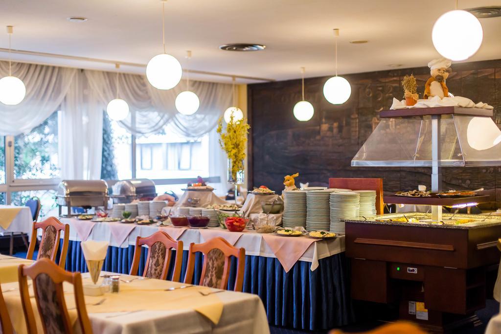 Hotel Solny 코워브제크 외부 사진